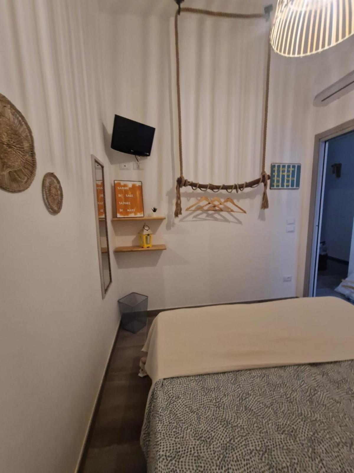Camere A Oriente II Room And Apartments 토레 델 로소 외부 사진